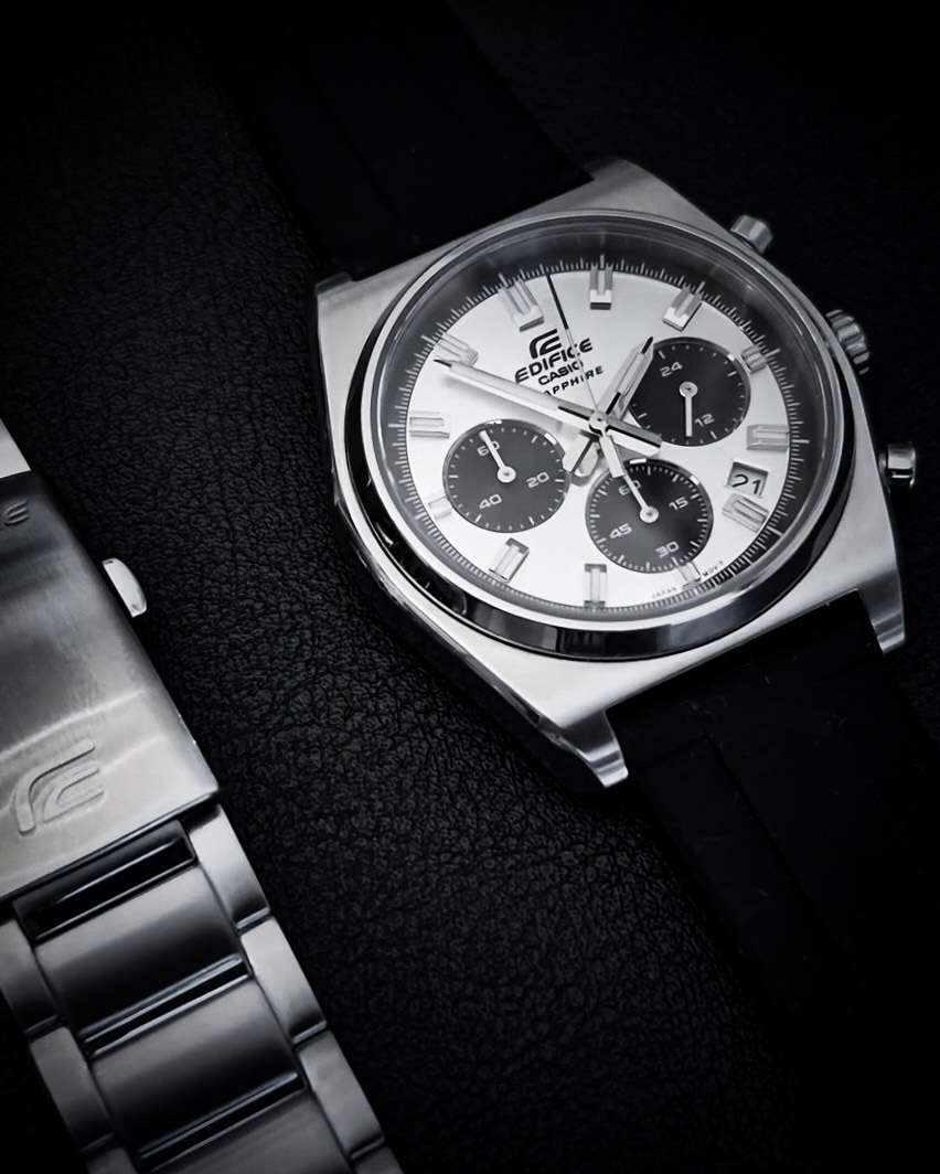 Photo of the Casio Edifice EFB-730D-7AVUEF with a black WIS rubber strap next to the stainless steel bracelet