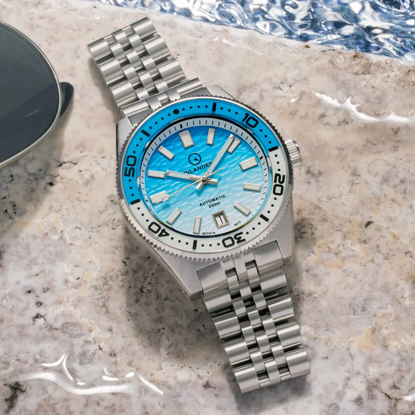 Islander Northport Ocean Blue and White Ripple Dial