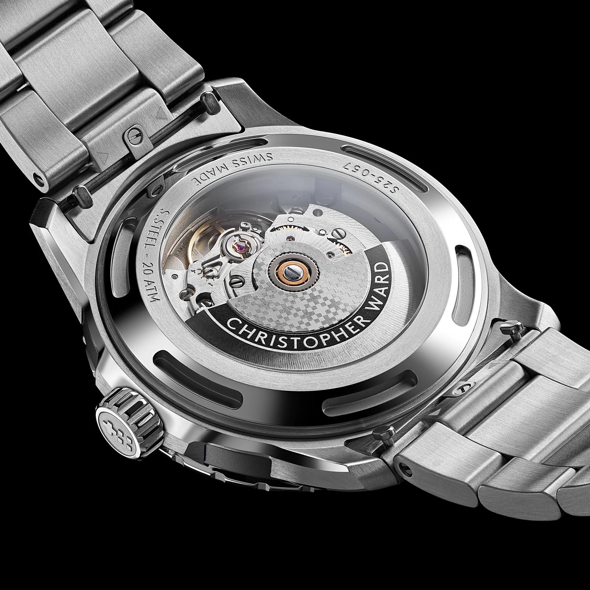 Powering the C60 Trident Reef is the tried-and-true Sellita SW200-1, in Elaboré grade. This automatic calibre beats at 28,800 bph (4 Hz) and delivers 38 hours of power reserve.