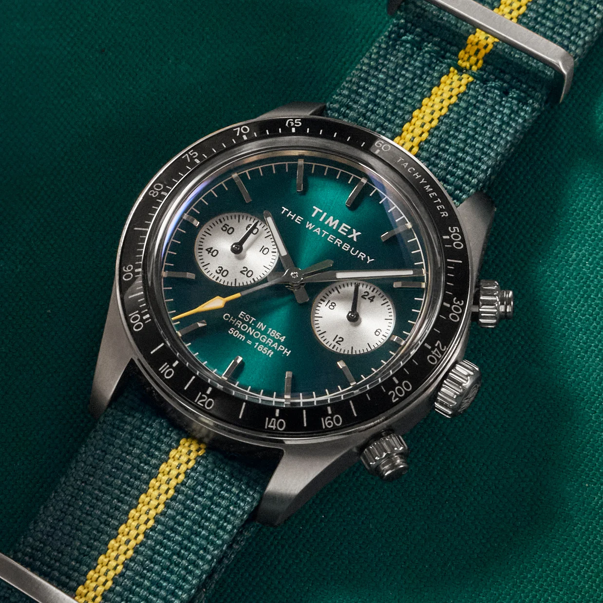 Timex Waterbury Heritage Chronograph 39mm TW2Y35600 – Racing Green