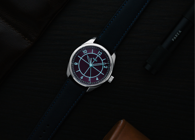 Parea Sector watch lume