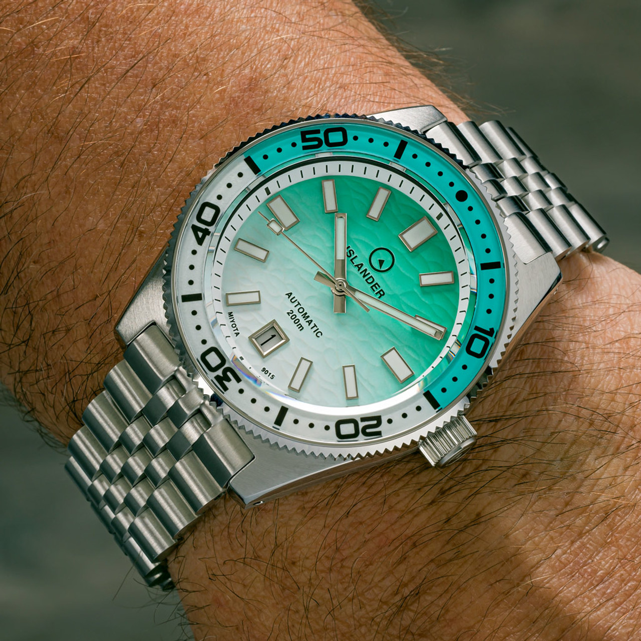 Islander Northport Seafoam Green and White Ripple Dial