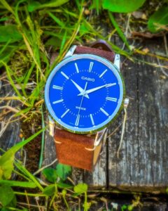 Casio-MTP-1303PD-2AVEG in nature