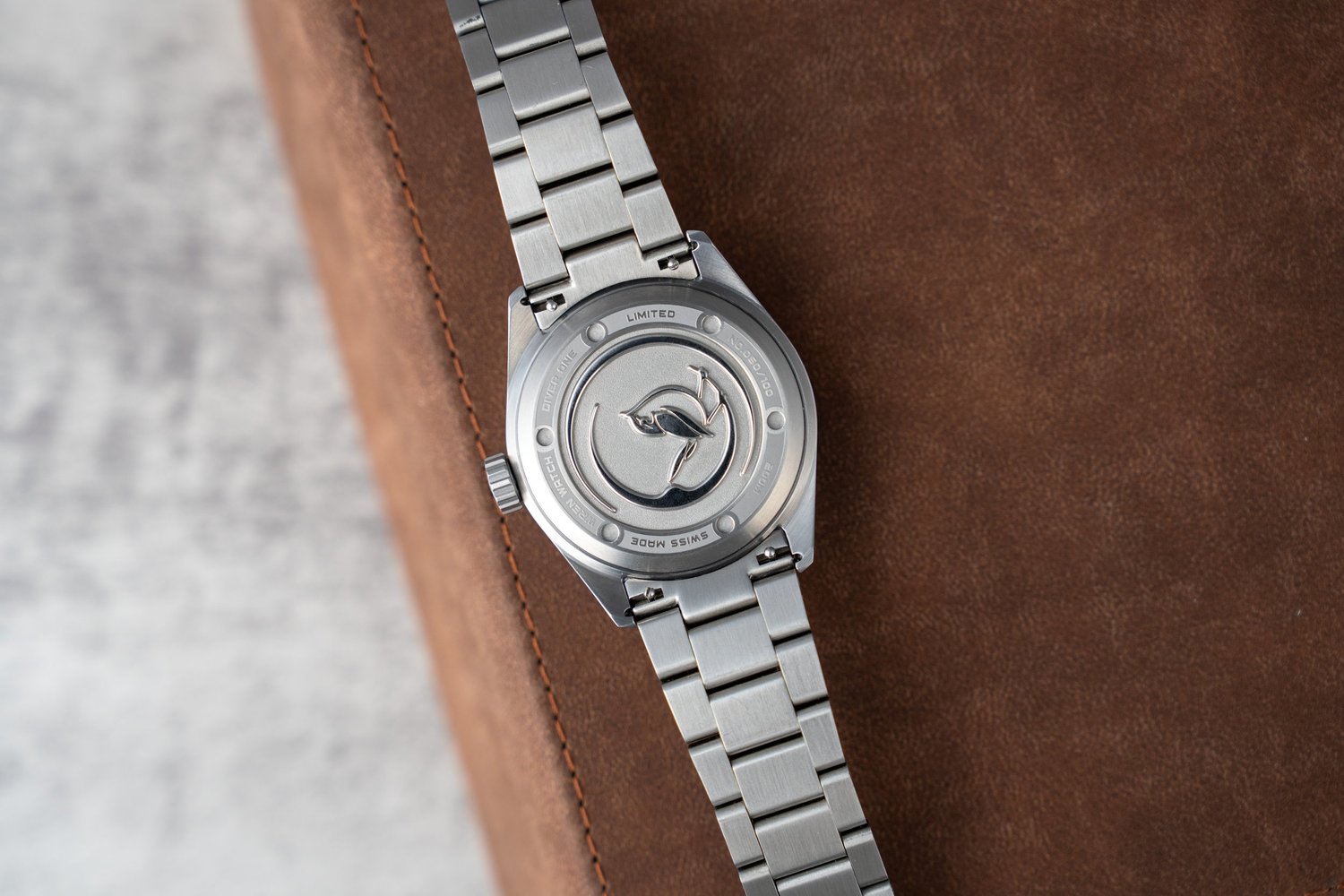 Wren Diver One Magma caseback