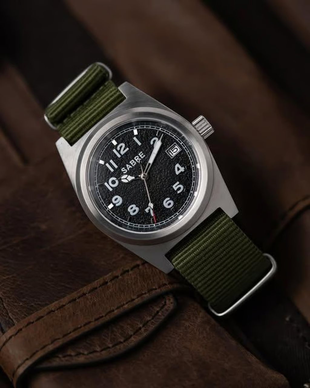 Sabre DL9 field watch