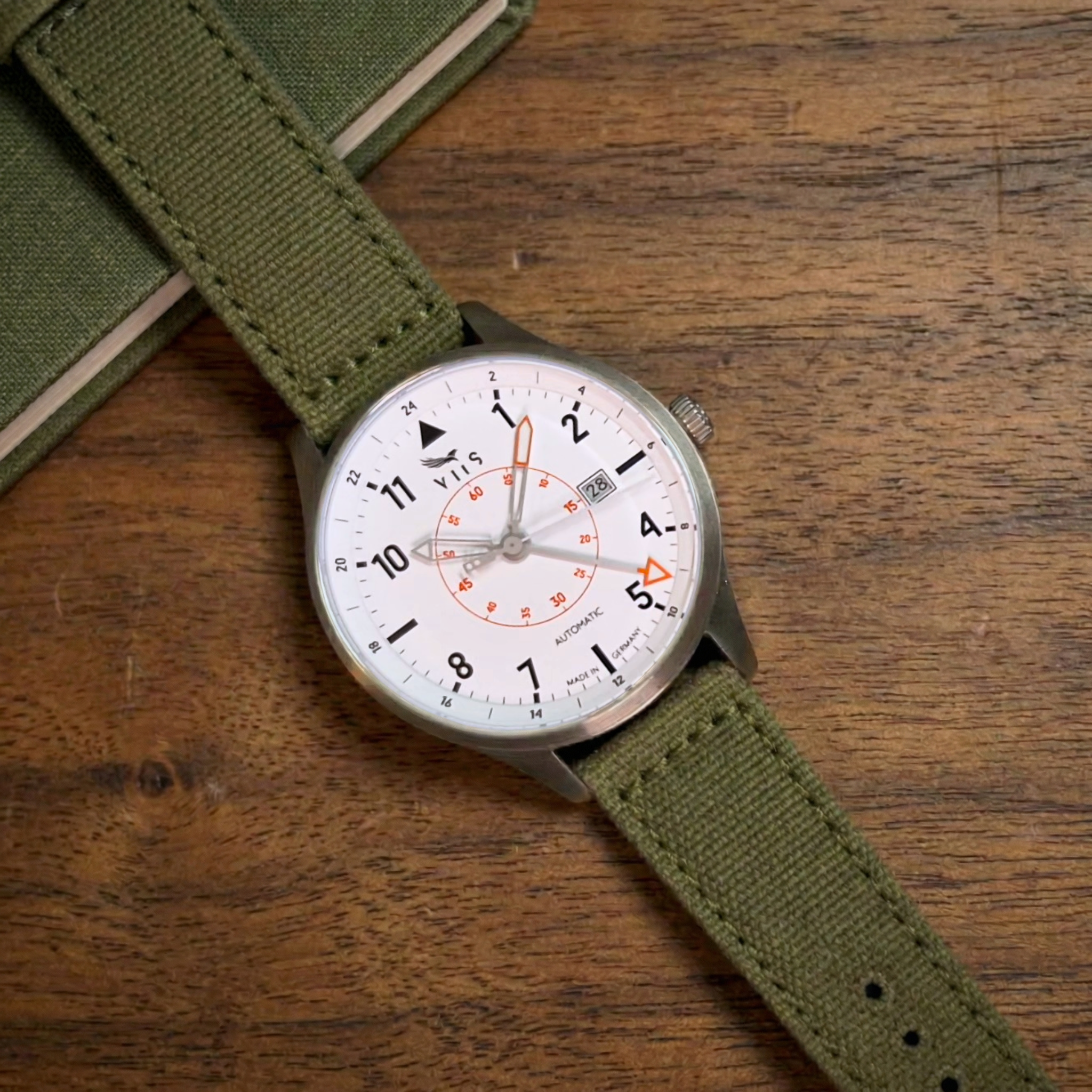 A True GMT Flieger Under €1000 — Hands-On with the VIIS Flieger GMT 42 Levante