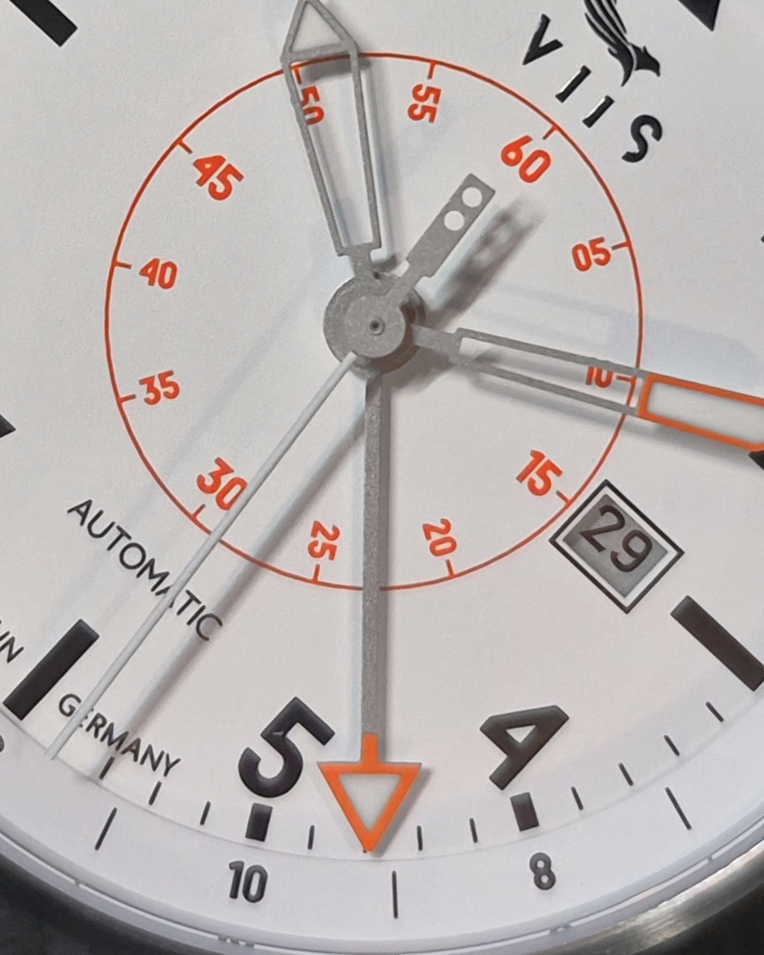 A True GMT Flieger Under €1000: Hands-On with the VIIS Flieger GMT 42 Levante