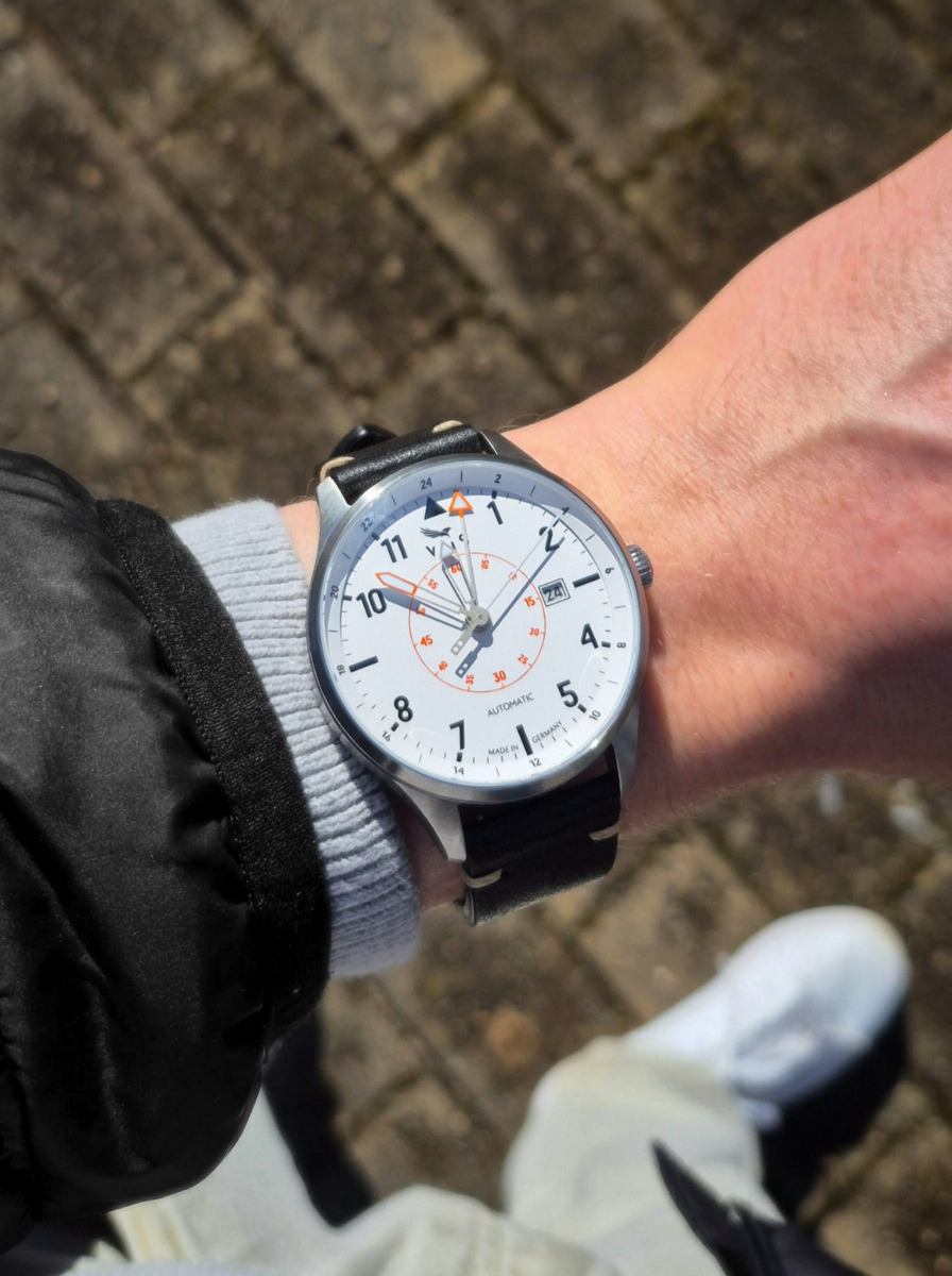 A True GMT Flieger Under €1000 — Hands-On with the VIIS Flieger GMT Levante