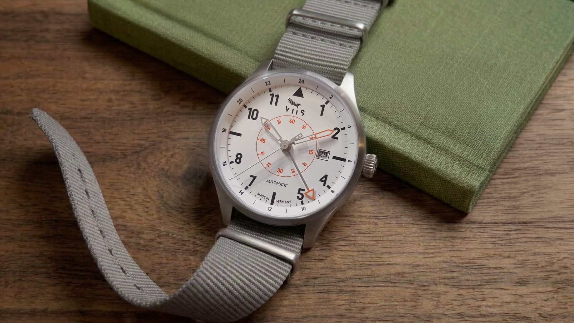 A True GMT Flieger Under €1000: Hands-On with the VIIS Flieger GMT 42 Levante